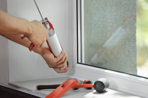 professional-window-caulking