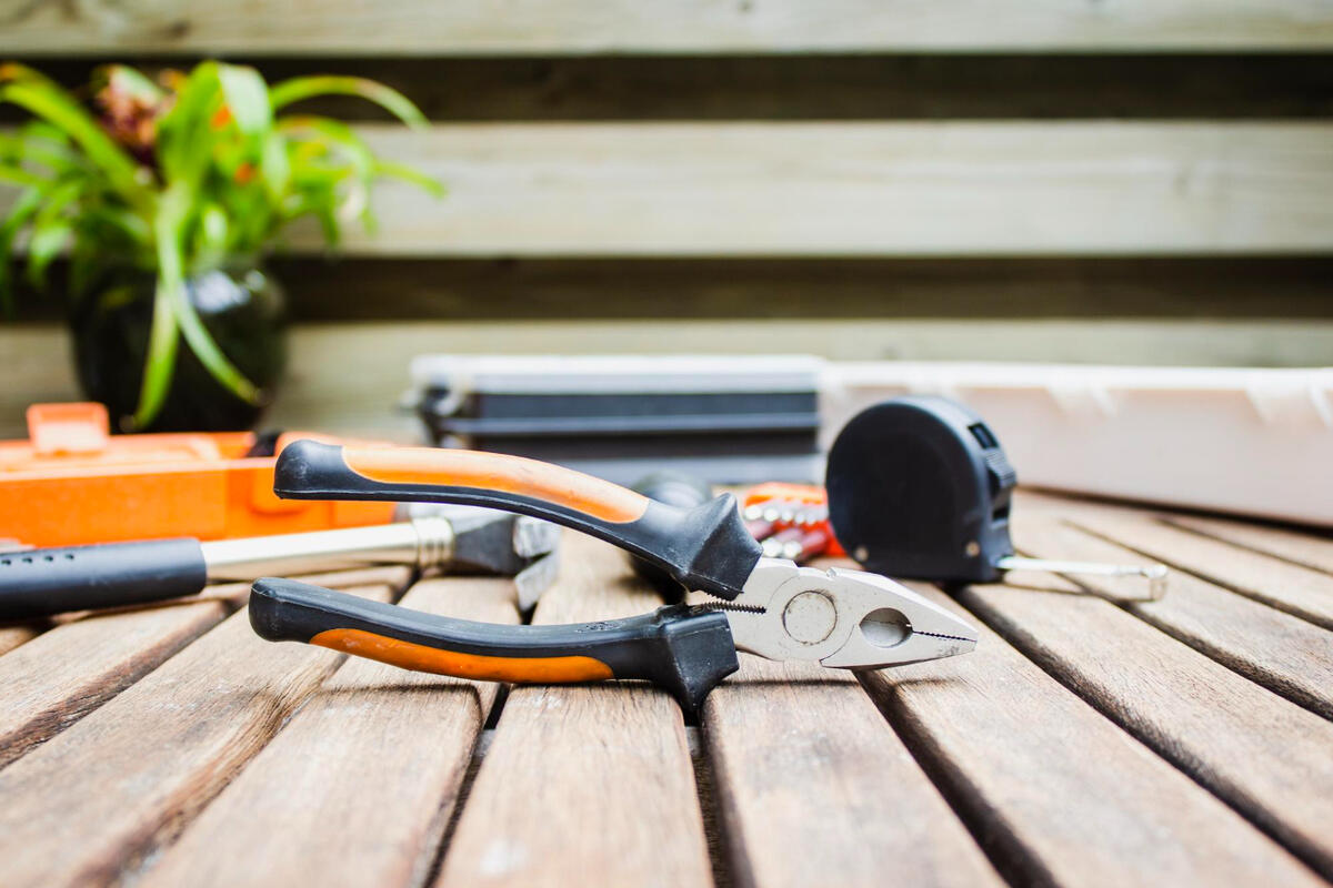Summer-Home-Maintenance