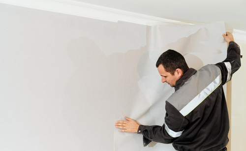 handyman-to-patch-drywall